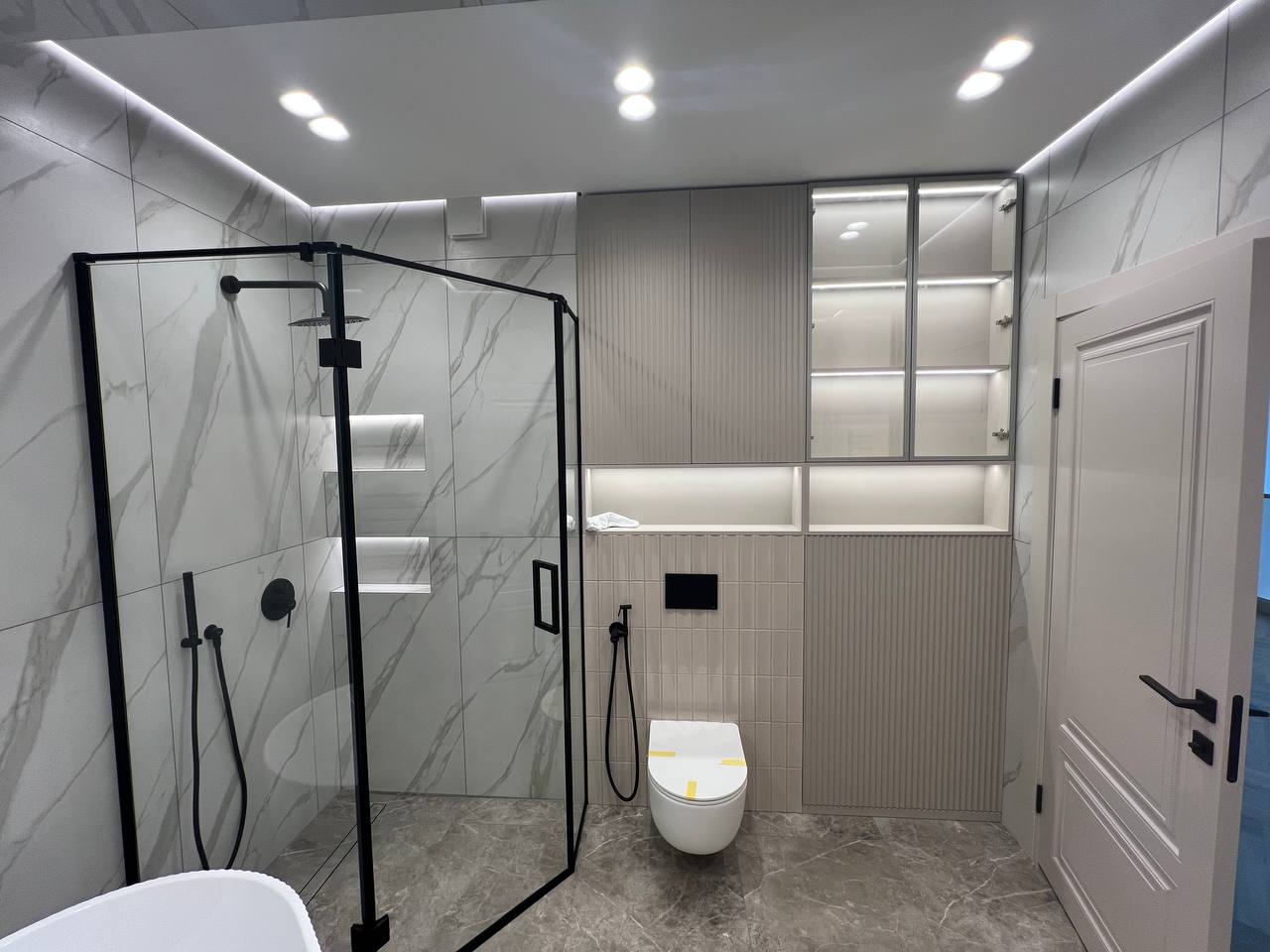 Тумба ванная Серо-бежевая рифлёная + Стеклянные дверки